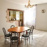 شقة A Partager Pour 1 A 2 Personnes *
