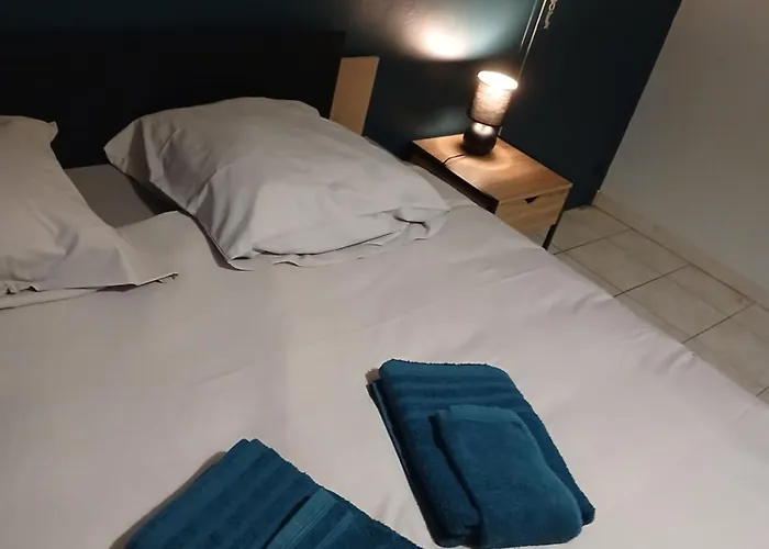 Apartment A Partager Pour 1 A 2 Personnes Cruis